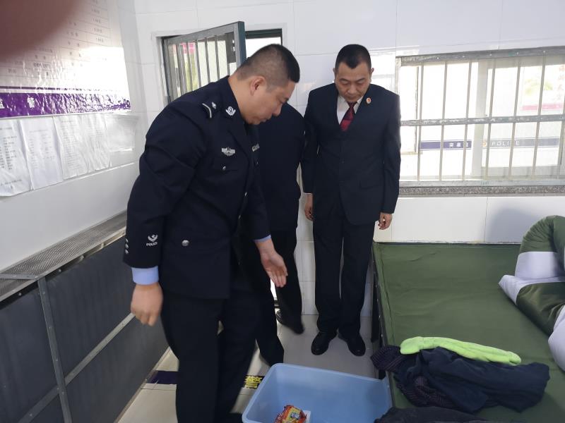 突泉县人民检察院监所科深入突泉县看守所进行安全防范检查